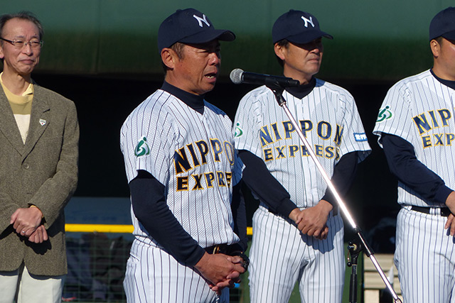 日本通運×侍ジャパン」野球教室で稲葉監督と建山投手コーチが子ども 