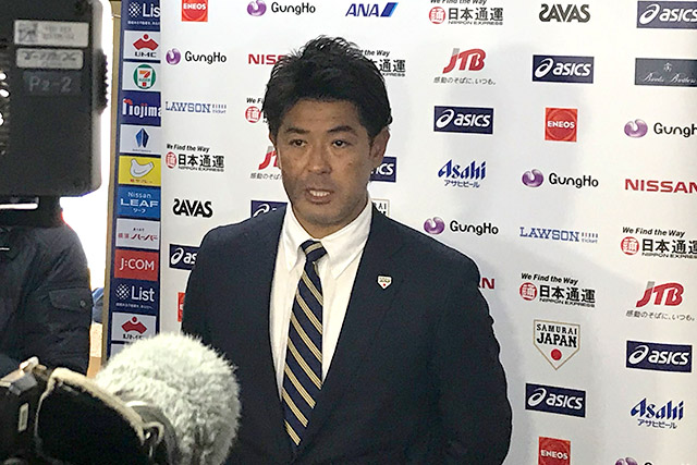 キャンプ視察後に囲み取材