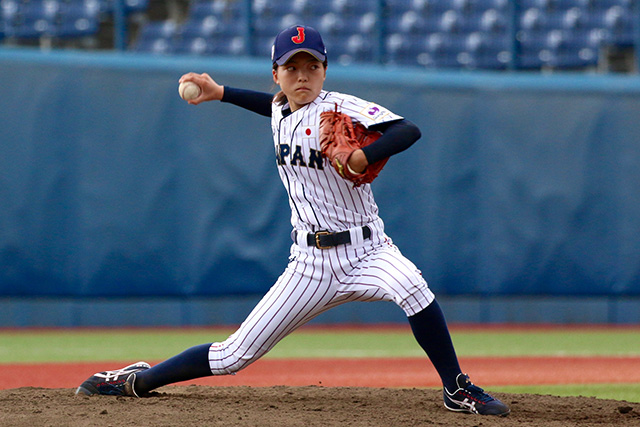開志学園高との練習試合に登板した坂原