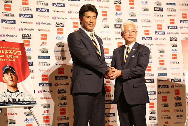 山中強化本部長と稲葉監督