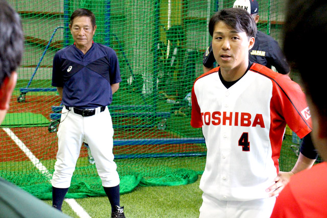 締めの挨拶をする佐藤旭主将(東芝)