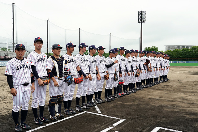 カープに敗戦も1年生 森下翔太が2打席連続本塁打 海外選手とも貴重な対戦 大学 試合レポート 野球日本代表 侍ジャパンオフィシャルサイト