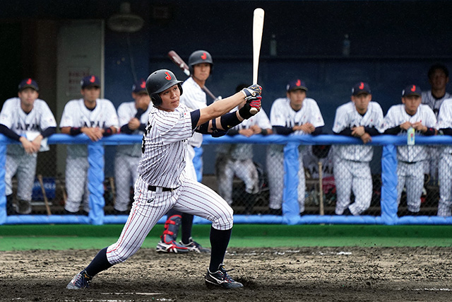 カープに敗戦も1年生 森下翔太が2打席連続本塁打 海外選手とも貴重な対戦 大学 試合レポート 野球日本代表 侍ジャパンオフィシャルサイト