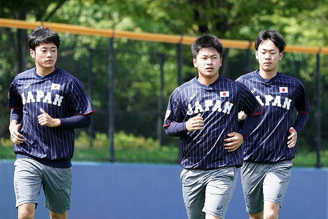 翌日に向け選手各自で調整を行った