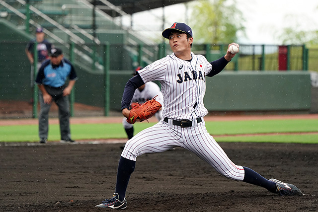 8回は佐藤隼輔(筑波大)がマウンドにあがった