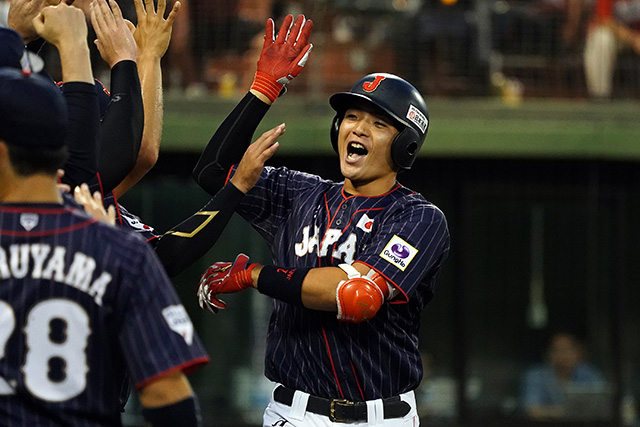 2打席連続本塁打を放った郡司裕也(慶應義塾大)