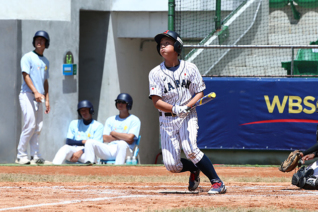 2回 鈴木拓斗(兵庫神戸ボーイズ)が本塁打を放つ