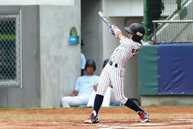 片岡大瑠(大阪狭山ボーイズ)がライトツーベースを放つ