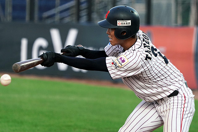 武岡龍世(八戸学院光星)が犠打をきっちり決めてチャンスメイク