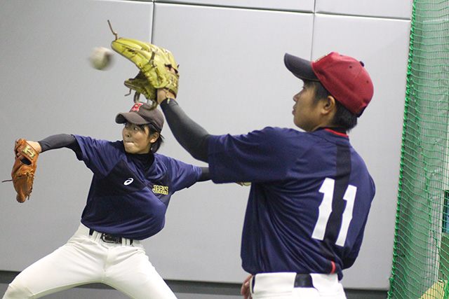 時田怜奈(横浜隼人高校)と小野寺佳奈(クラーク記念国際高校仙台キャンパス)