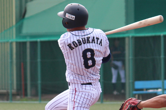 小深田大翔(大阪ガス)の本塁打で先制