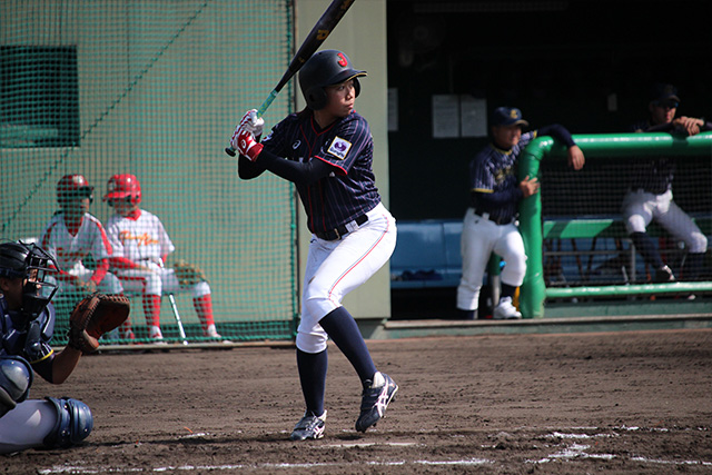 タイムリーを放った山中陽奈乃(福知山成美高校3年)
