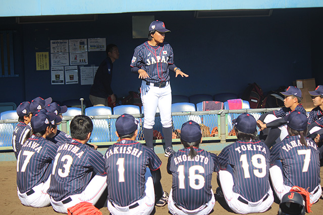 試合後に話をする長野恵利子監督