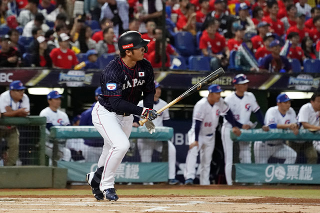鈴木誠也が2試合連続本塁打を含む4打点の活躍 オープニングラウンド3連勝 トップ 試合レポート 野球日本代表 侍ジャパンオフィシャルサイト