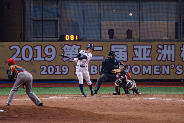 ランニングホームランを放った榎本彩乃(神戸弘陵学園高)