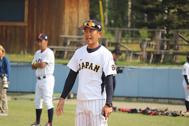 横井光治コーチ