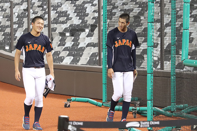 中崎琉生(京都国際)と今朝丸裕喜(報徳学園)