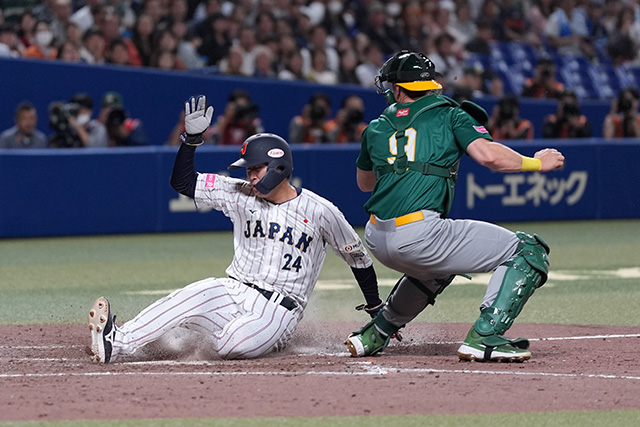 ホームに生還する紅林弘太郎(オリックス・バファローズ)