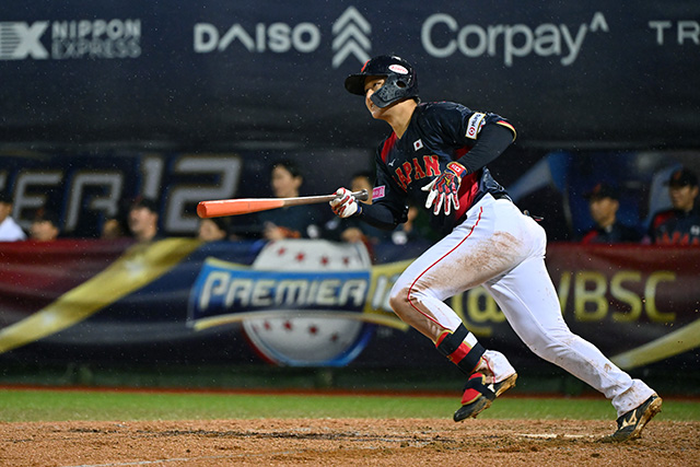2点タイムリーを放つ紅林弘太郎(オリックス)