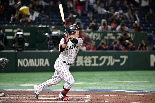 坂倉将吾(広島)のタイムリー二塁打で同点