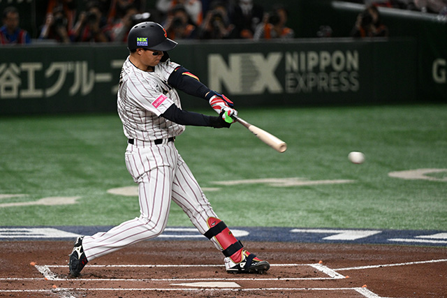 タイムリーを放つ森下翔太(阪神)