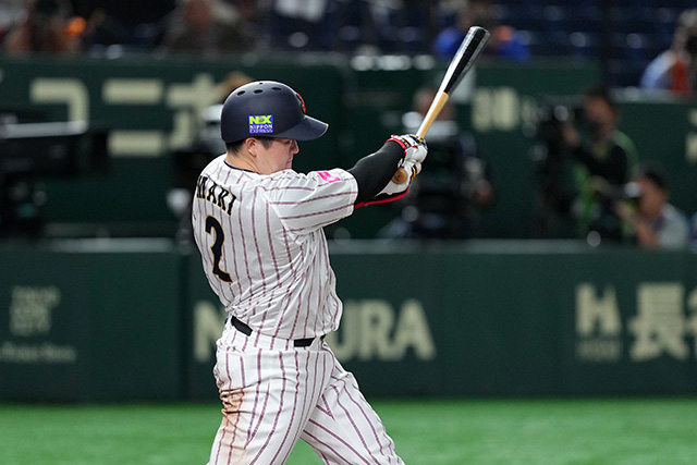 牧秀悟(DeNA)の満塁本塁打で勝ち越し