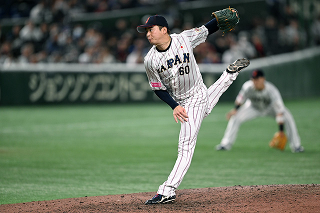 最終回のマウンドに上がった横山陸人(ロッテ)