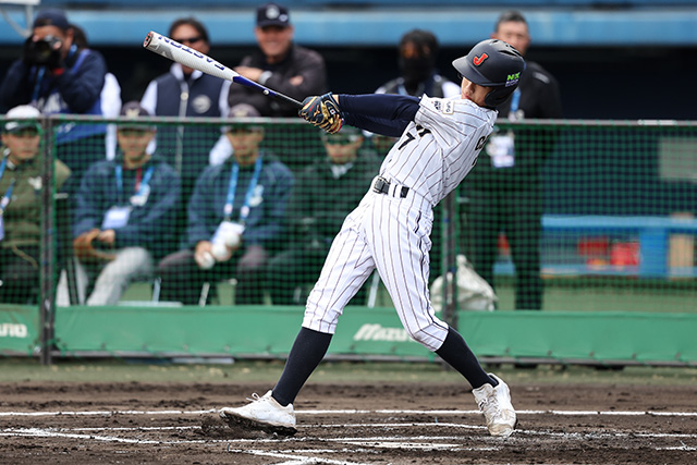 2点タイムリーを放つ一寸木健翔(西湘シーホース)