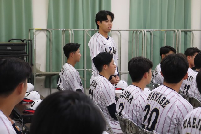 挨拶をする追加選出の宮城誇南(早稲田大)