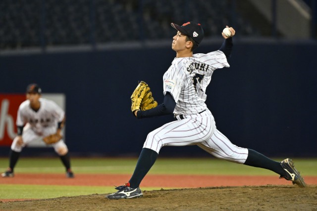 8回から登板した鈴木泰成(青山学院大)