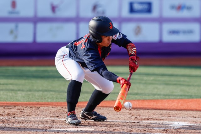木村睦実(大阪体育大)のスクイズで追加点